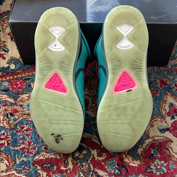 Nike LeBron 8 South Beach - Picture 3 of 7